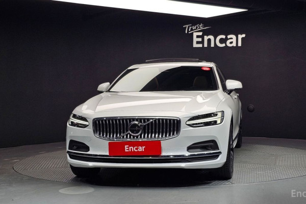 2022 Volvo S90 с пробегом 32 717 км