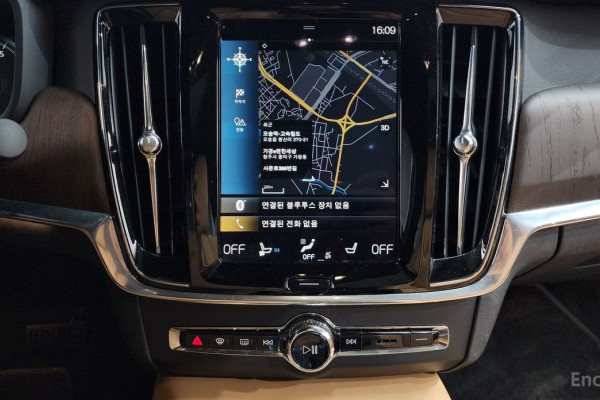 2021 Volvo S90 с пробегом 67 965 км