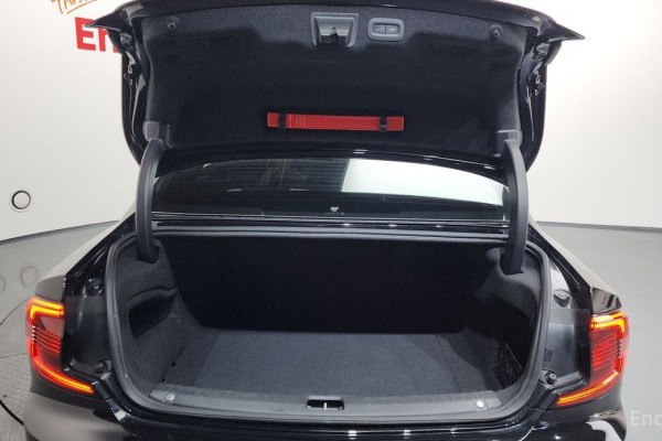 2022 Volvo S90 с пробегом 62 908 км