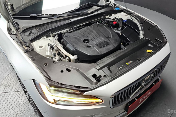 2022 Volvo S90 с пробегом 32 717 км