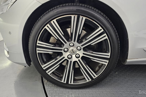 2022 Volvo S90 с пробегом 51 625 км