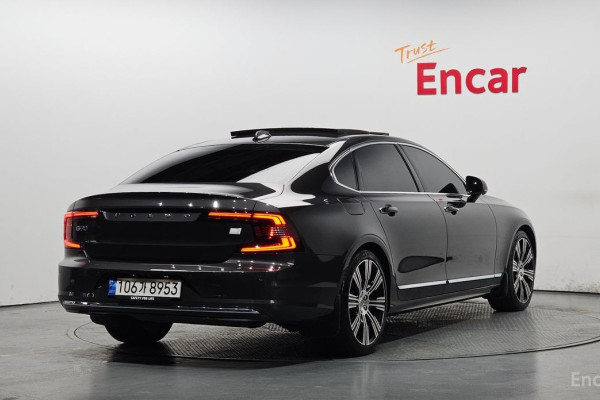 2022 Volvo S90 с пробегом 39 242 км