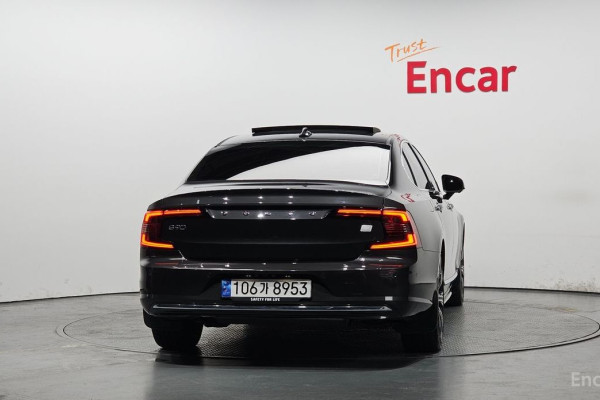 2022 Volvo S90 с пробегом 39 242 км