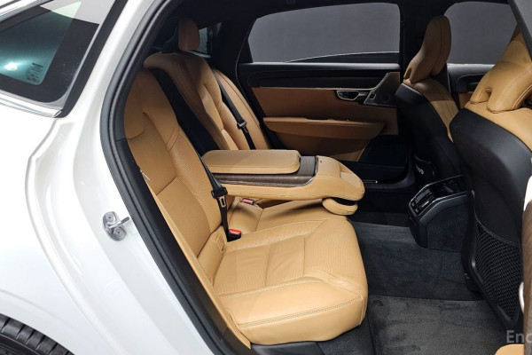 2022 Volvo S90 с пробегом 32 717 км