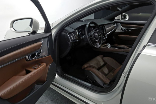 2021 Volvo S90 с пробегом 61 972 км