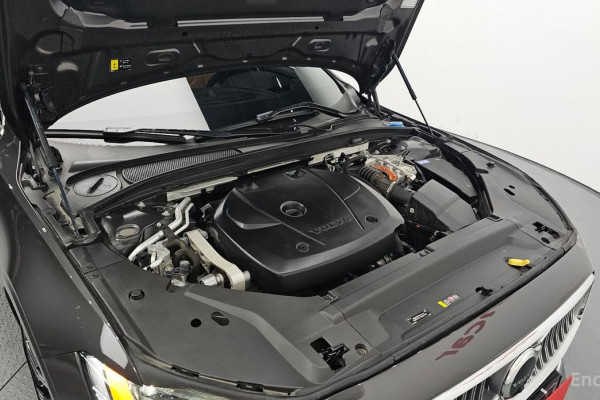 2022 Volvo S90 с пробегом 39 242 км