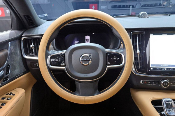 2022 Volvo S90 с пробегом 54 694 км