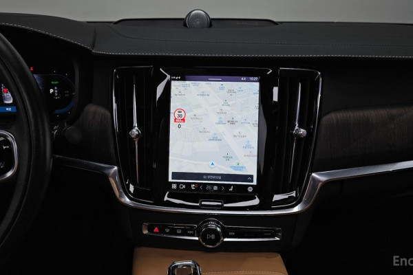 2022 Volvo S90 с пробегом 39 242 км