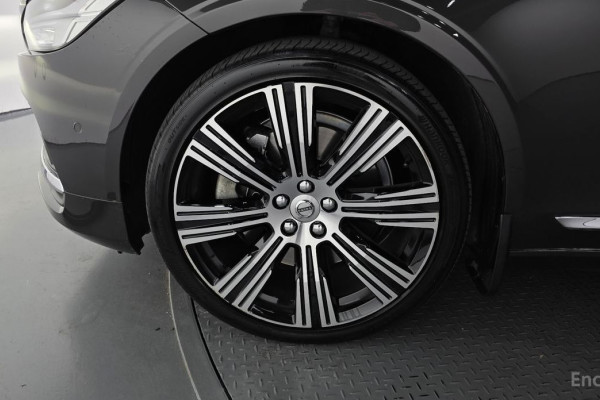 2022 Volvo S90 с пробегом 63 817 км