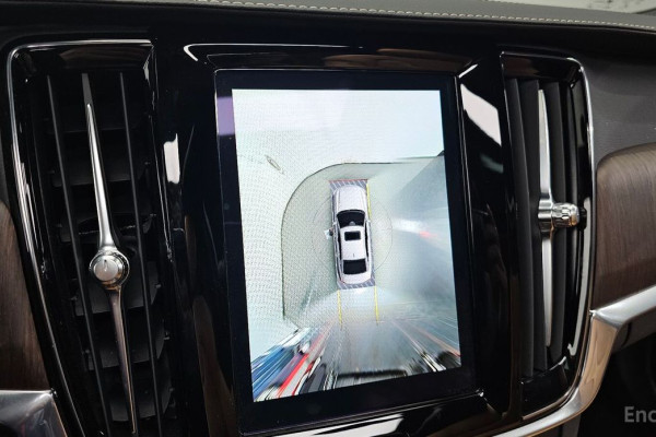 2022 Volvo S90 с пробегом 39 242 км