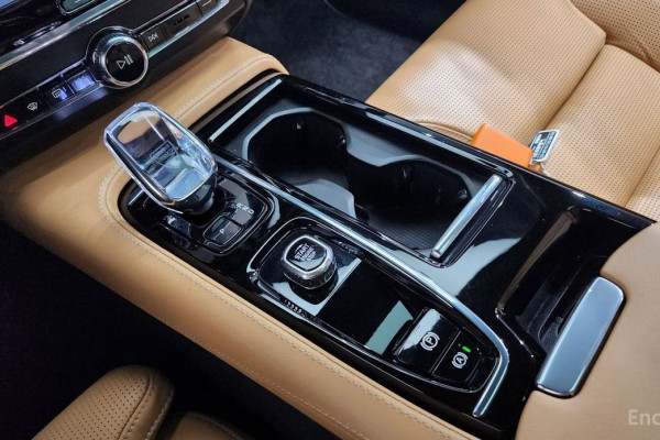 2023 Volvo S90 с пробегом 30 999 км