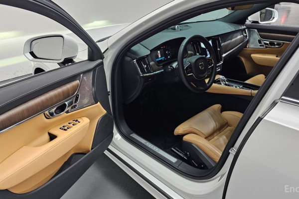2022 Volvo S90 с пробегом 52 283 км