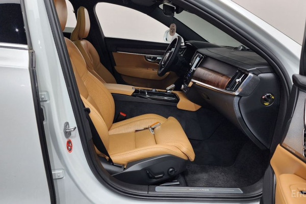 2023 Volvo S90 с пробегом 30 999 км