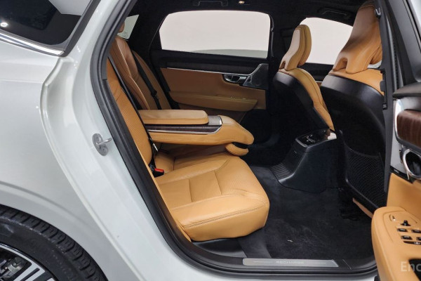 2023 Volvo S90 с пробегом 30 999 км