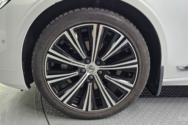 2023 Volvo S90 с пробегом 48 607 км