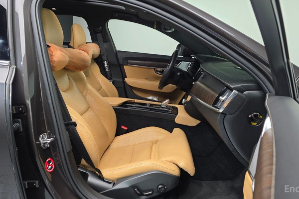 2022 Volvo S90 с пробегом 63 817 км