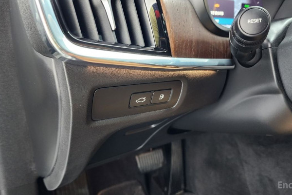 2023 Volvo S90 с пробегом 30 999 км