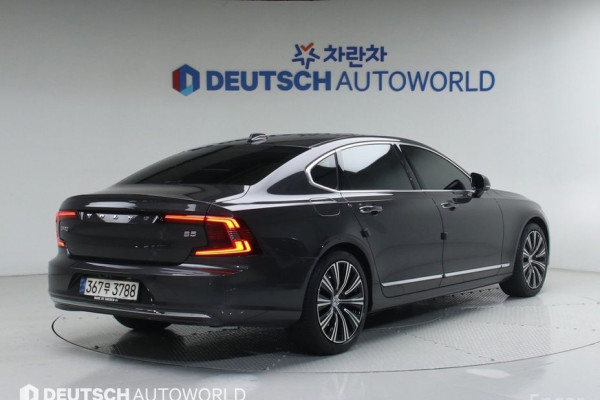 2021 Volvo S90 с пробегом 49 415 км
