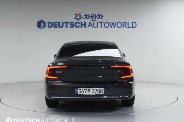 2021 Volvo S90 с пробегом 49 415 км