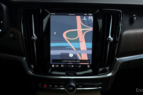 2022 Volvo S90 с пробегом 63 817 км