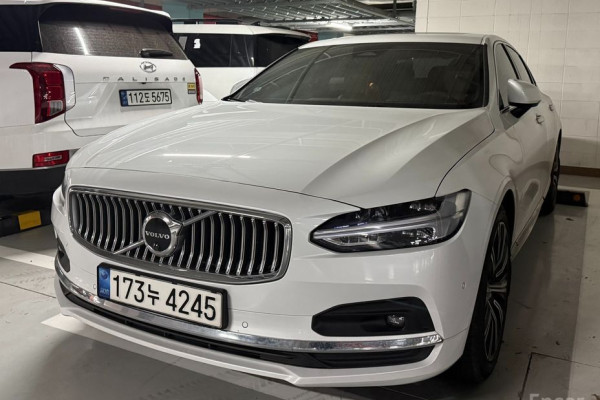 2022 Volvo S90 с пробегом 72 815 км