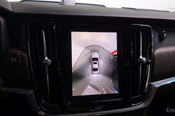 2022 Volvo S90 с пробегом 63 817 км