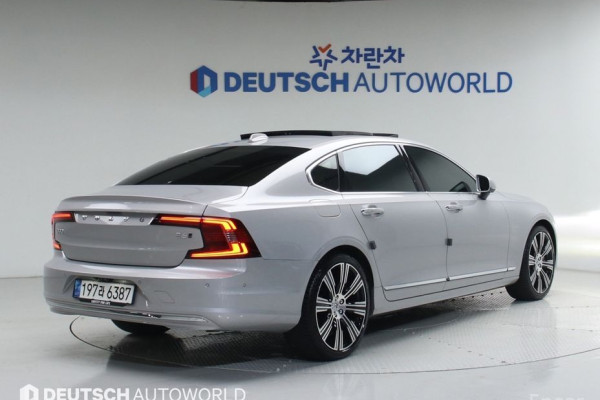 2023 Volvo S90 с пробегом 63 975 км