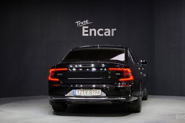 2022 Volvo S90 с пробегом 23 885 км