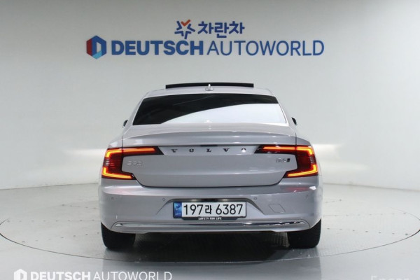 2023 Volvo S90 с пробегом 63 975 км