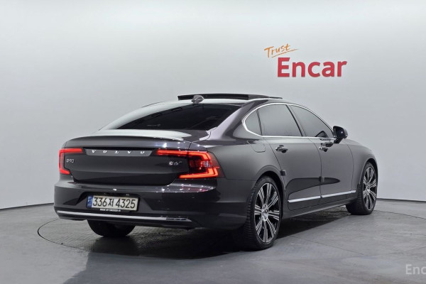 2022 Volvo S90 с пробегом 108 853 км