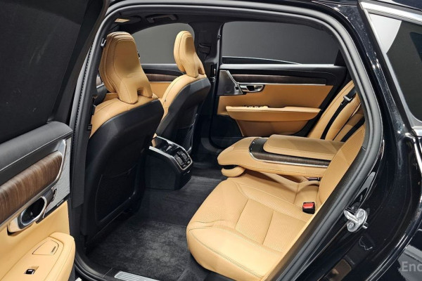 2023 Volvo S90 с пробегом 60 109 км