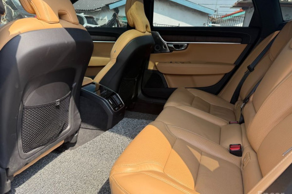 2022 Volvo S90 с пробегом 72 815 км