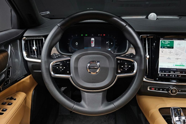 2023 Volvo S90 с пробегом 60 109 км