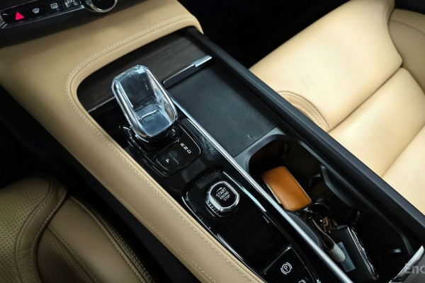 2021 Volvo S90 с пробегом 18 709 км