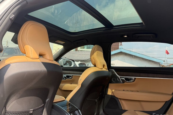 2022 Volvo S90 с пробегом 72 815 км