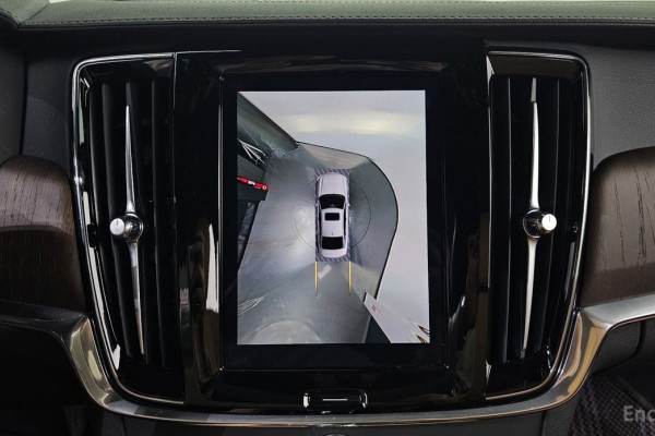 2023 Volvo S90 с пробегом 48 607 км