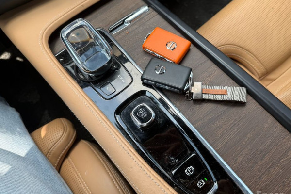 2022 Volvo S90 с пробегом 72 815 км