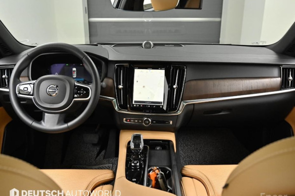 2023 Volvo S90 с пробегом 63 975 км