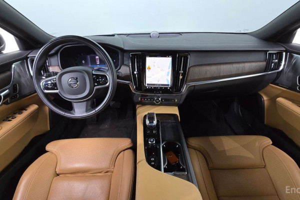 2022 Volvo S90 с пробегом 108 853 км