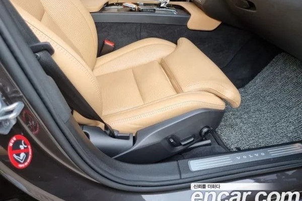 2022 Volvo S90 с пробегом 30 583 км