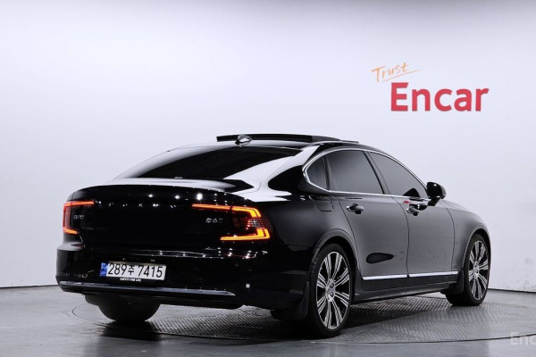 2023 Volvo S90 с пробегом 30 012 км