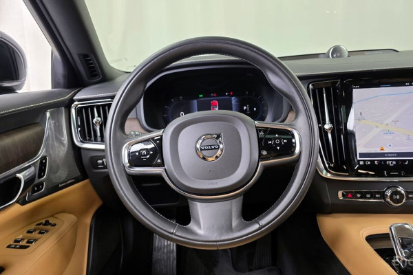 2022 Volvo S90 с пробегом 23 885 км