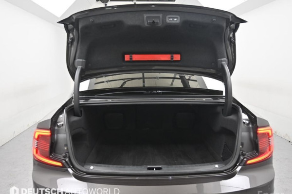 2021 Volvo S90 с пробегом 49 415 км