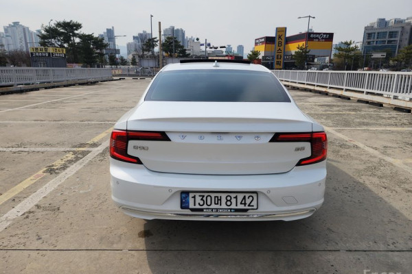 2022 Volvo S90 с пробегом 59 504 км