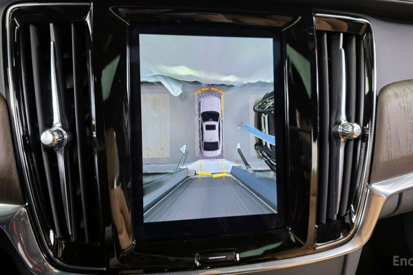 2022 Volvo S90 с пробегом 23 885 км