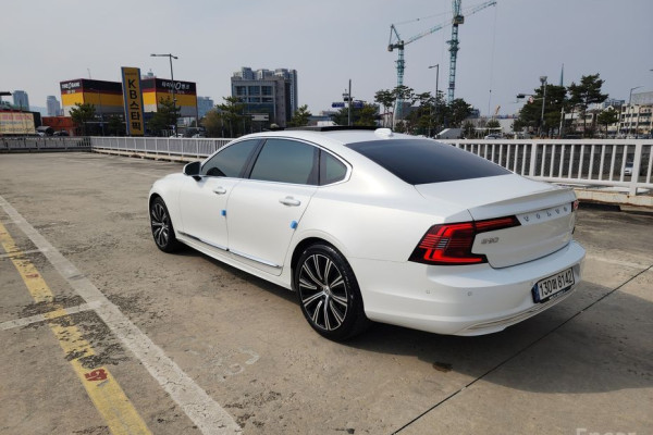 2022 Volvo S90 с пробегом 59 504 км