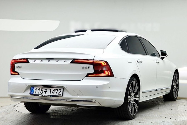 2022 Volvo S90 с пробегом 64 163 км