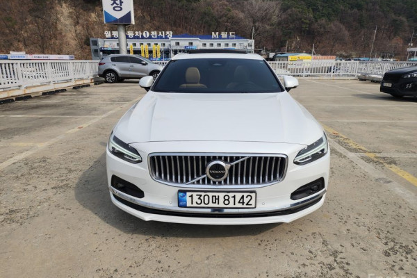2022 Volvo S90 с пробегом 59 504 км