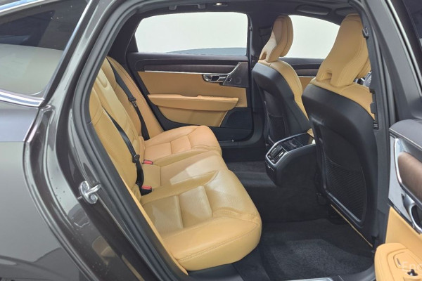 2022 Volvo S90 с пробегом 108 853 км