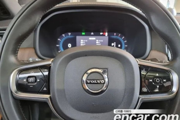 2022 Volvo S90 с пробегом 30 583 км